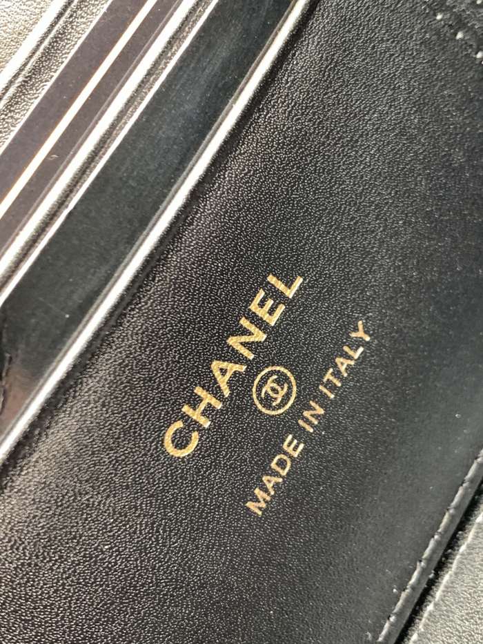  Handbag  Chanel  size  16 9.5 8 cm