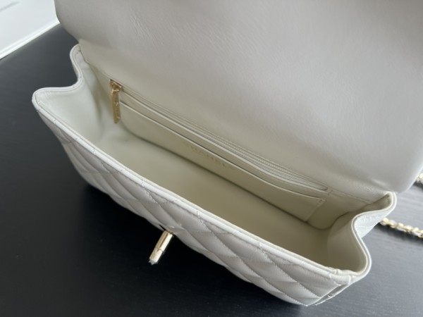 Handbag  Chanel AS2431  size  20cmx13cmx9 cm