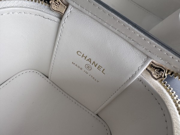  Handbag   Chanel   3203  size  11cmx8.5cmx7 cm