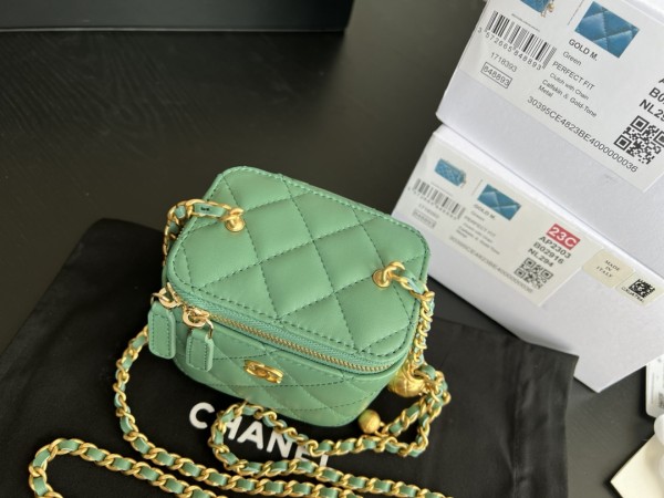  Handbag   Chanel  AP1447 size 8.5cmx11cmx7 cm