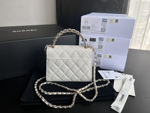  Handbag   Chanel  3237  size  15.5cmx12cmx6 cm