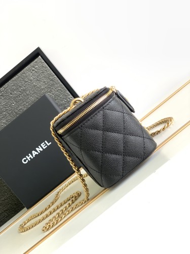 Handbag  Chanel  size  16 9.5 8 cm