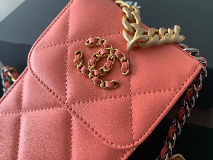  Handbag   Chanel  AP1773  size 18.5cmx10cmx2.5 cm