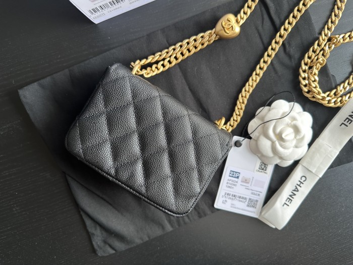  Handbag  Chanel  3224  size  12.5cmx9cmx3 cm 