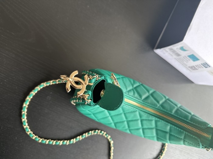  Handbag   Chanel  AS3917  size   14cmx10cmx6 cm