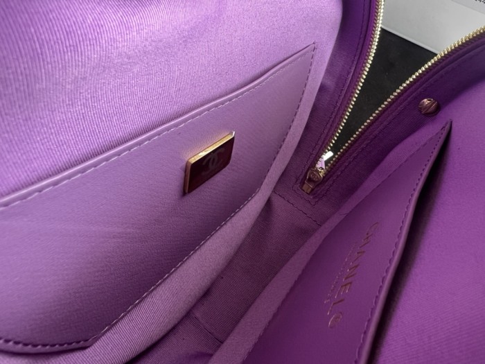 Handbag  Chanel   size  18cmx17cmx5 cm