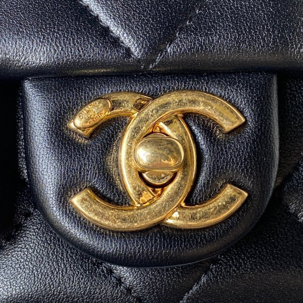 Handbag   Chanel   AS3748  size 17*13*6 cm