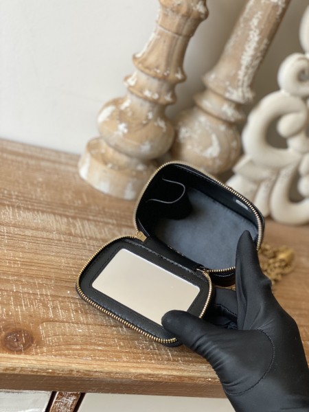 Handbag  Chanel  81246  size  10.5   8.5  7 cm 