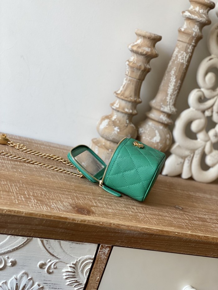  Handbag  Chanel  81246  size  10.5   8.5  7 cm