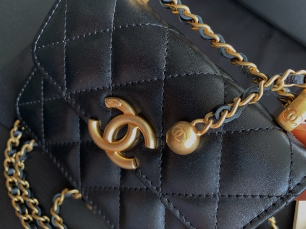 Handbag   Chanel  2290  size 12cmx9 cm 