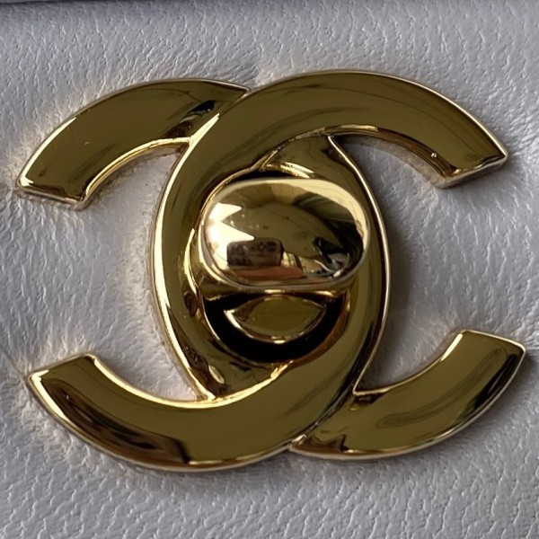  Handbag Chanel AS2431  size  20x12x6 cm