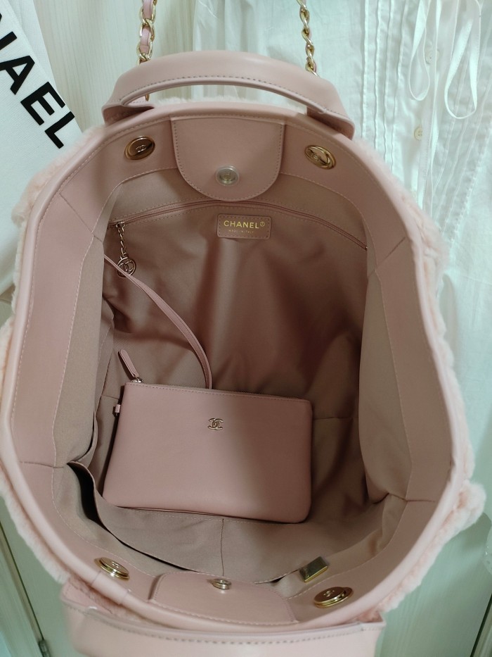 Handbag   Chanel  size 38 cm