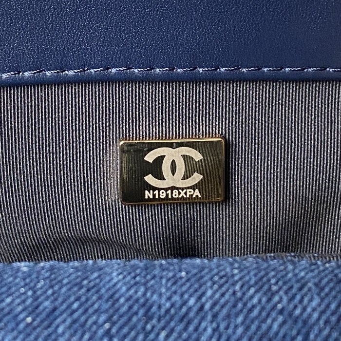 Handbag   Chanel  size  26 cm