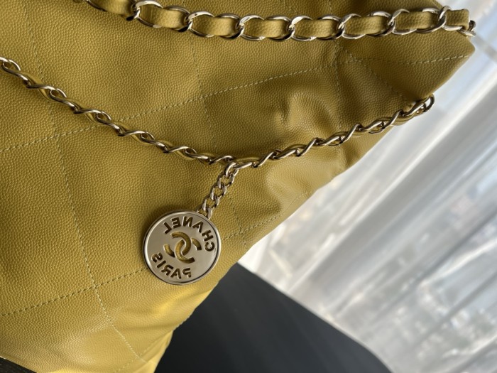  Handbag  Chanel  size  39cmx42cmx8 cm