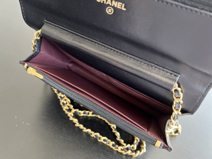  Handbag   Chanel  size 19 cm