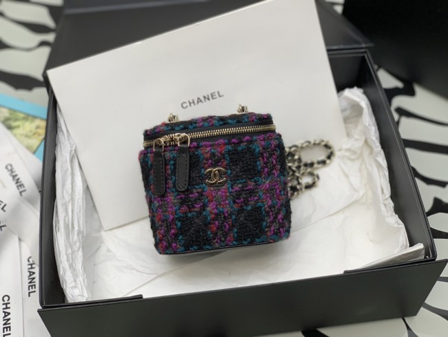 Handbag   Chanel 99218  size 8.5*11*7* cm