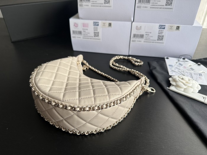  Handbag  Chanel  AS3917  size  15cmx20cmx6 cm