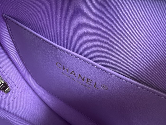 Handbag  Chanel   size  18cmx17cmx5 cm