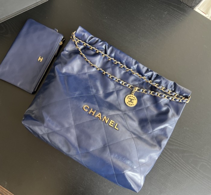  Handbag   Chanel  size 39cmx42cmx8 cm