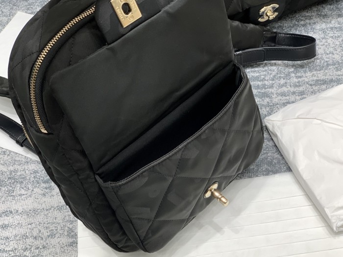 Handbag   Chanel   size 51*23*20.5 cm