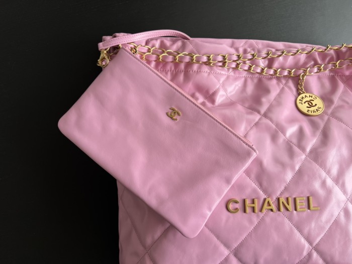  Handbag  Chanel  size   39cmx42cmx8 cm