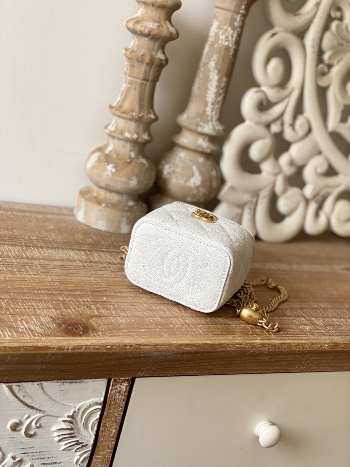 Handbag  Chanel  81246  size  10.5   8.5  7 cm