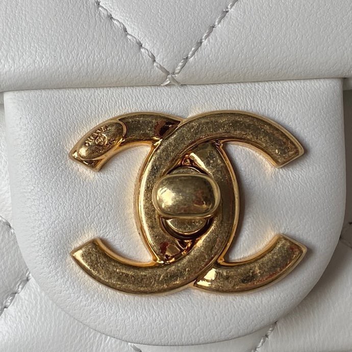  Handbag   Chanel  AS3749  size 20 cm