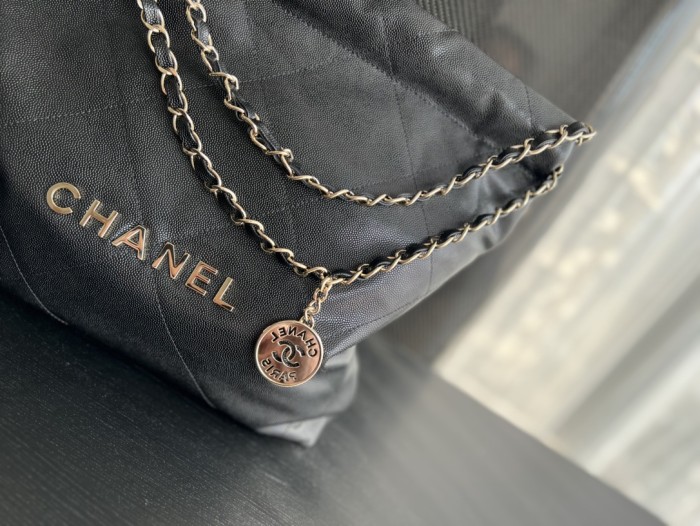  Handbag   Chanel   size  35cmx37cmx7 cm