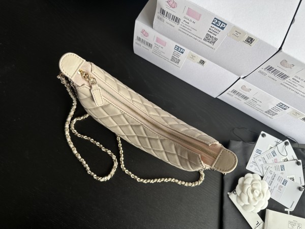  Handbag  Chanel  AS3917  size  15cmx20cmx6 cm