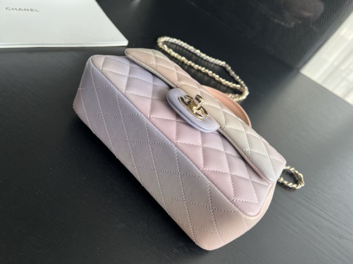  Handbag  Chanel   AS2431  size  20cmx13cmx9 cm