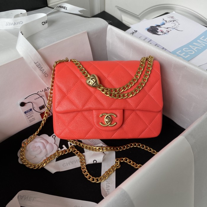  Handbag  Chanel AS3829 size  14X20x8 cm