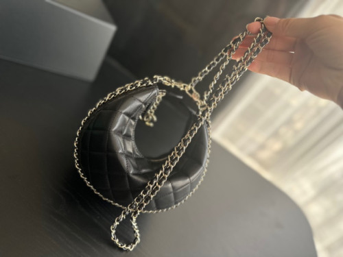 Handbag  Chanel AP3232  size   14cmx10cmx6 cm