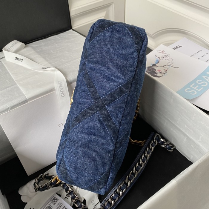 Handbag   Chanel  size  26 cm