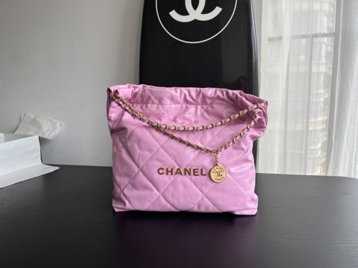  Handbag  Chanel  size   39cmx42cmx8 cm