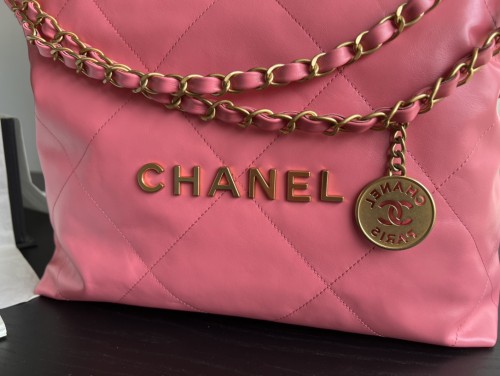  Handbag   Chanel  size  39cmx42cmx8 cm
