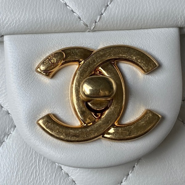 Handbag   Chanel  AS3748  size  17*13*6 cm