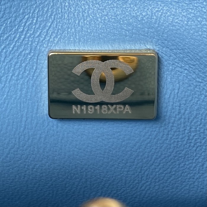  Handbag Chanel  AS3223  size  16*19*8  cm