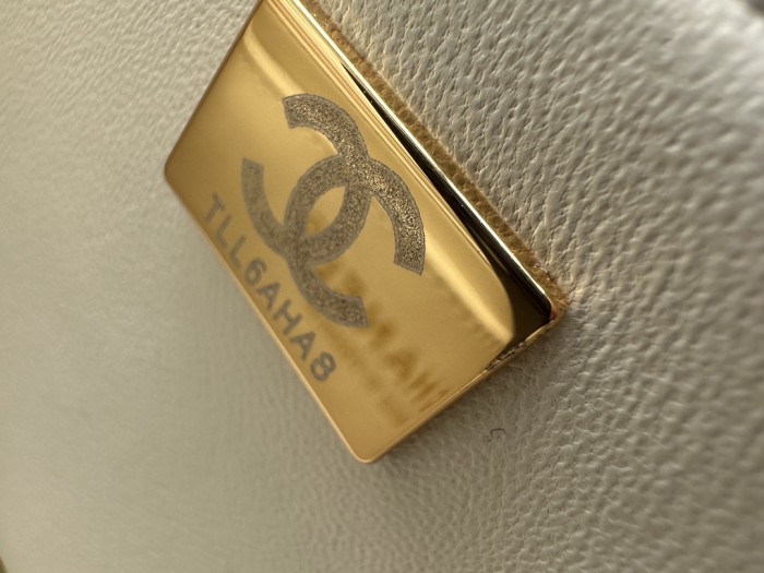 Handbag   Chanel  AP3744  size  18  cm  