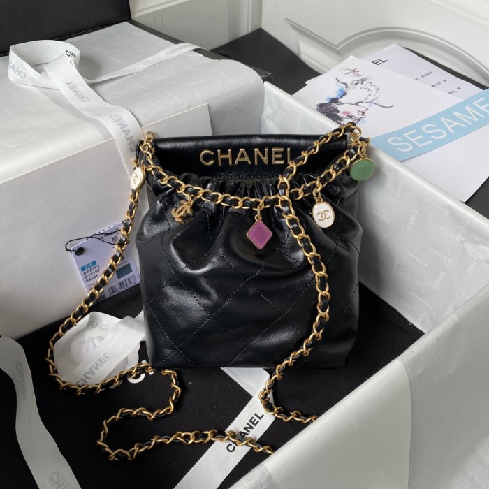  Handbag   Chanel  AS3793   size 17-16-7 cm