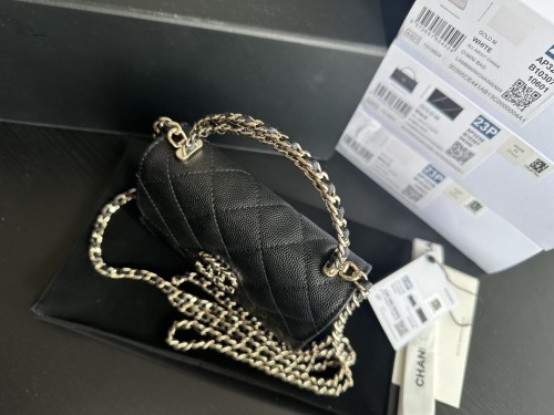  Handbag   Chanel  3237  size 15.5cmx12cmx6 cm 