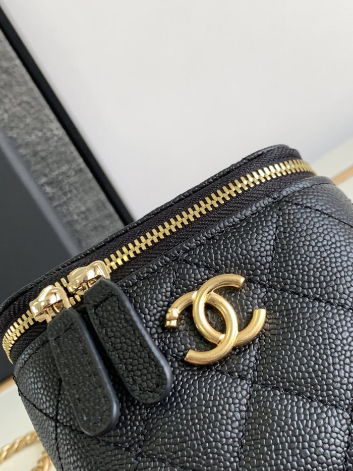  Handbag  Chanel  size  10.5   8.5  7 cm
