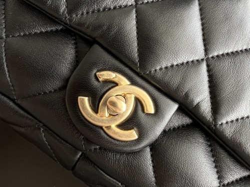  Handbag   Chanel  size  20 cm