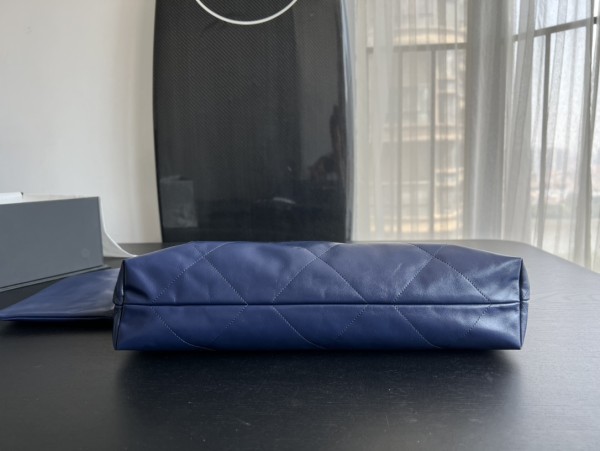  Handbag   Chanel   size   39cmx42cmx8 cm