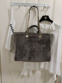 Handbag   Chanel  size  38 cm