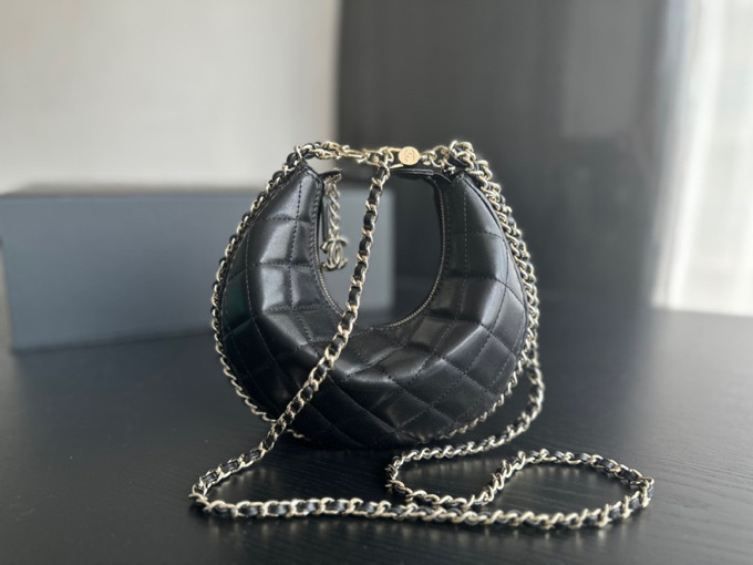 Handbag  Chanel AP3232  size   14cmx10cmx6 cm