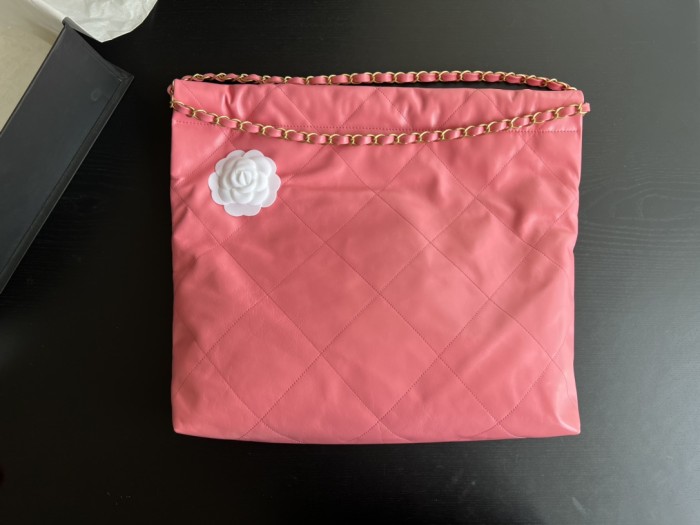  Handbag   Chanel  size  39cmx42cmx8 cm