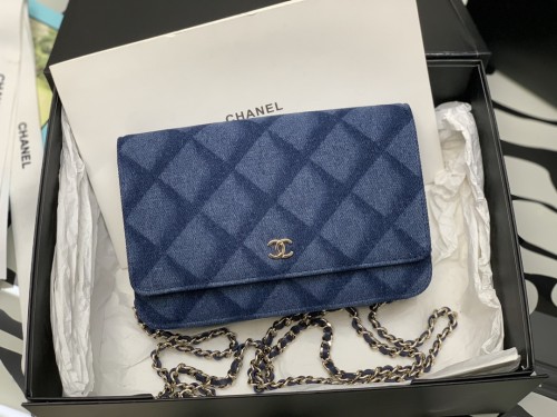 Handbag   Chanel  size  19 cm