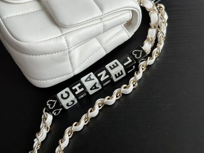 Handbag   Chanel  AP3744  size  18  cm  