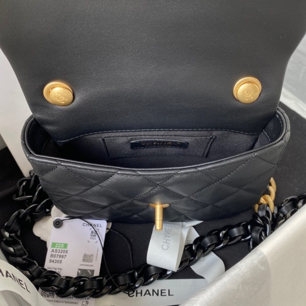 Handbag  Chanel  AS3205  size  13-18-6 cm
