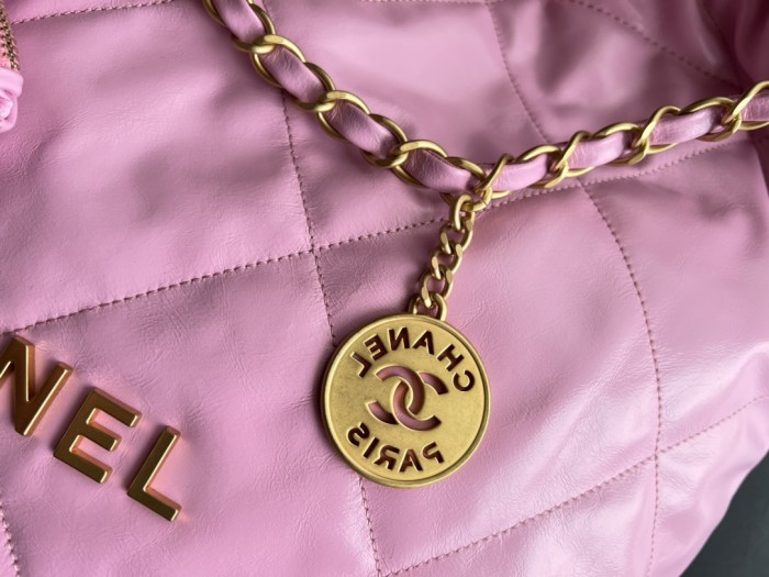  Handbag  Chanel  size   39cmx42cmx8 cm